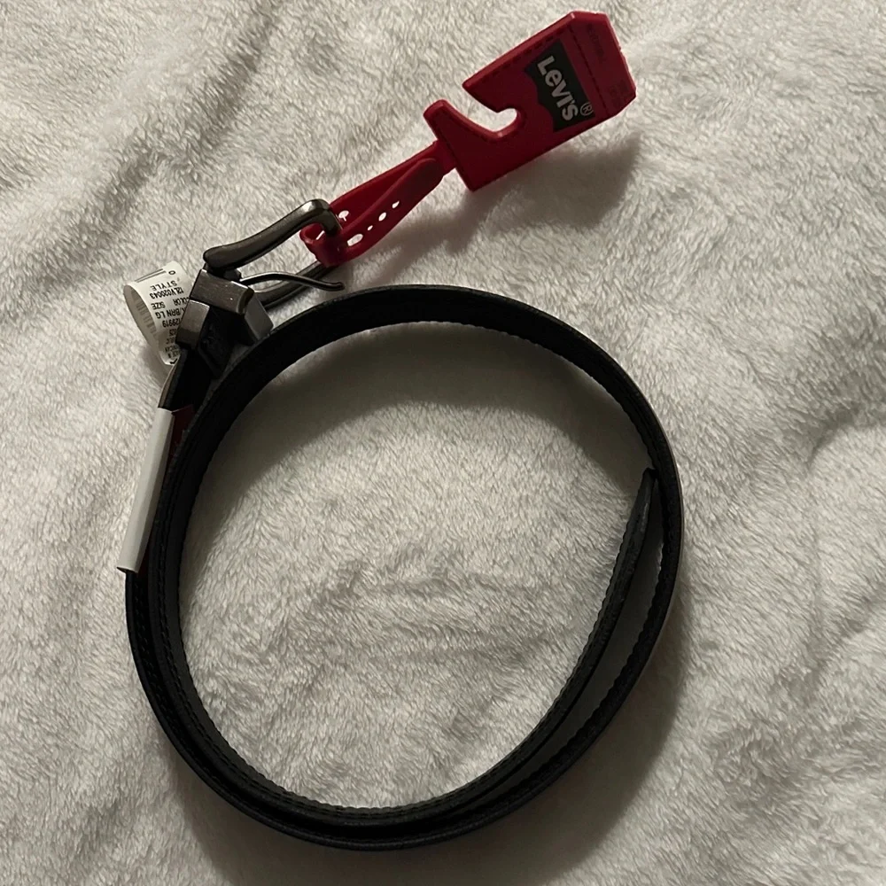 Levi's Black Belt with Red Clip